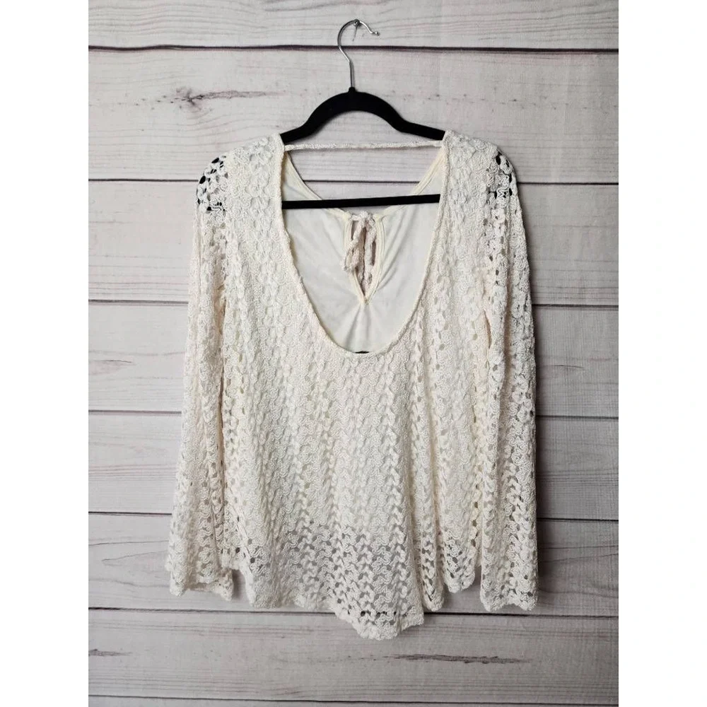 Karlie‎ Womens Hi Lo Top Off White Long Sleeve Bell Open Back Crochet USA Boho M - Picture 2 of 6